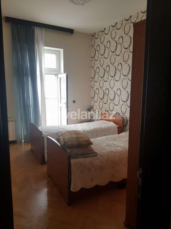 Satılır, köhnə tikili, 5 otaqlı, 200 m², Bakı, Nizami r.