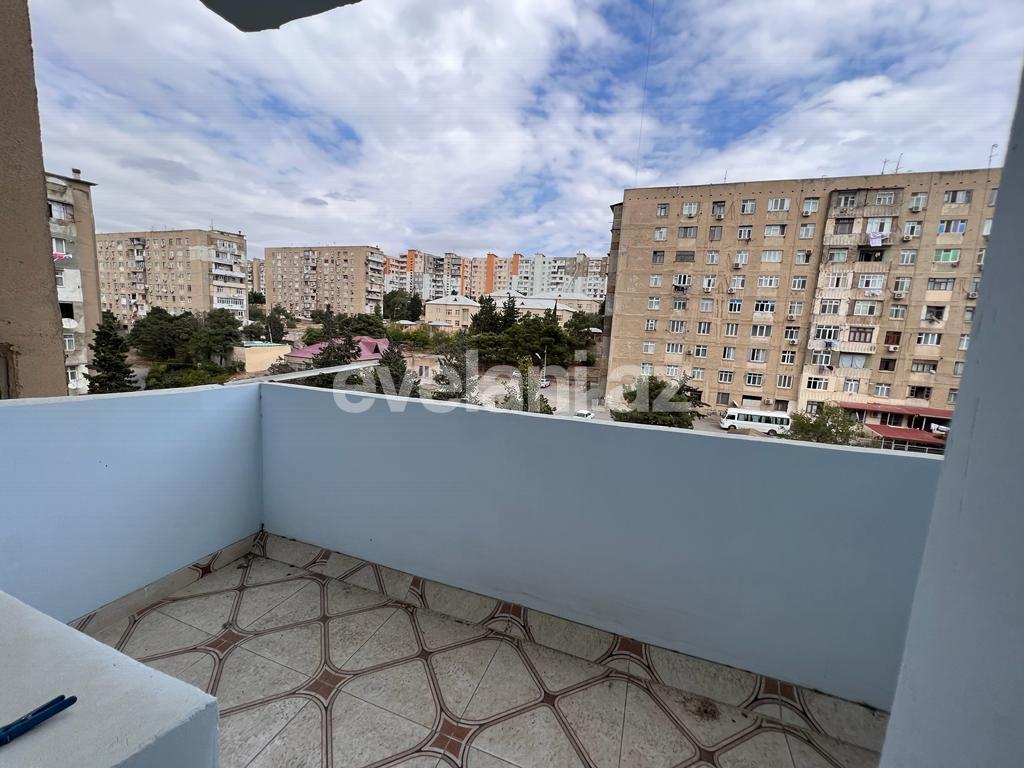 Satılır, köhnə tikili, 3 otaqlı, 80 m², Bakı, Suraxanı r, Yeni Günəşli q, Xalqlar Dostluğu m.