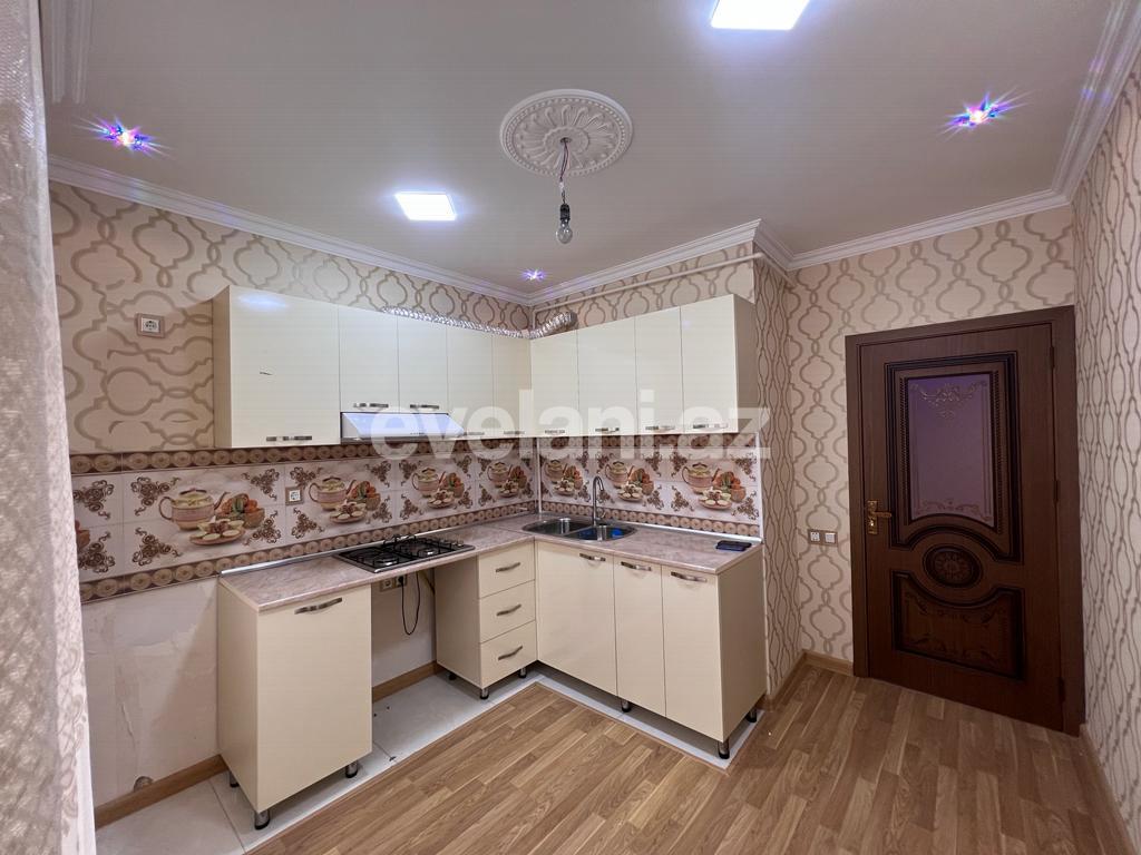 Satılır, köhnə tikili, 3 otaqlı, 80 m², Bakı, Suraxanı r, Yeni Günəşli q, Xalqlar Dostluğu m.