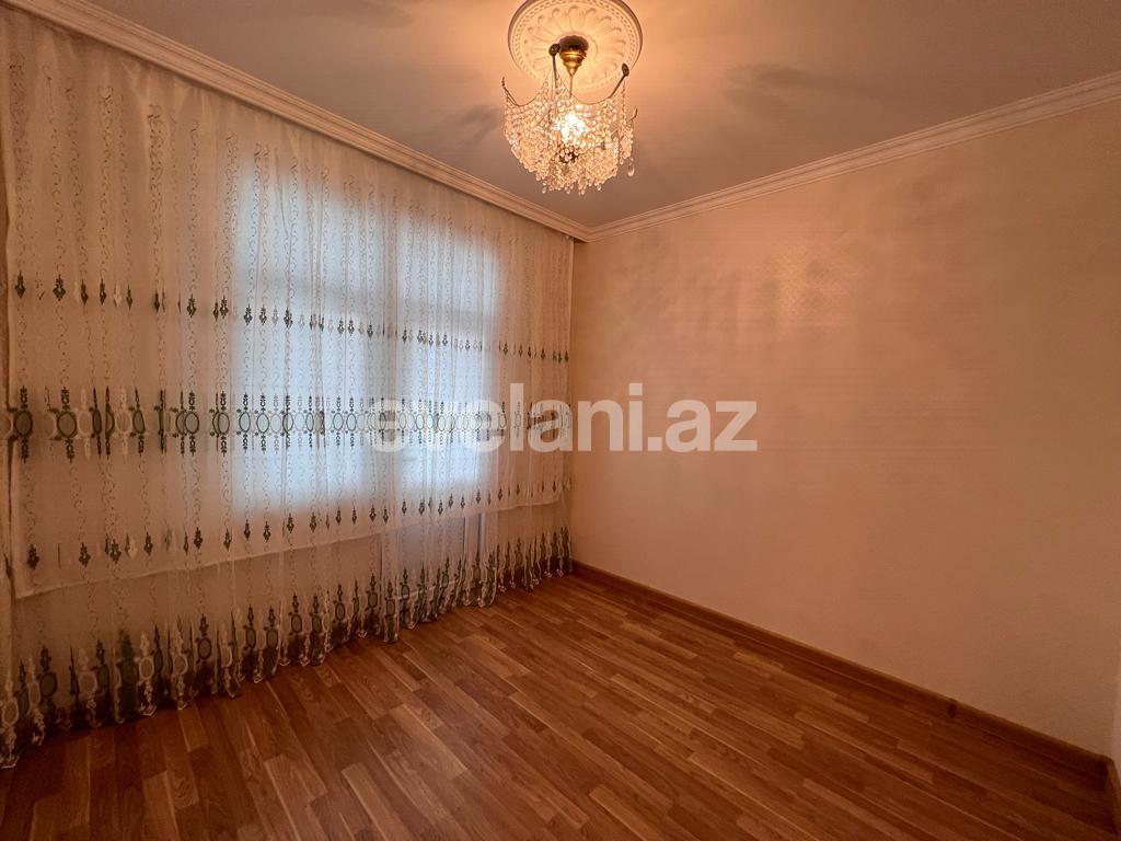 Satılır, köhnə tikili, 3 otaqlı, 80 m², Bakı, Suraxanı r, Yeni Günəşli q, Xalqlar Dostluğu m.