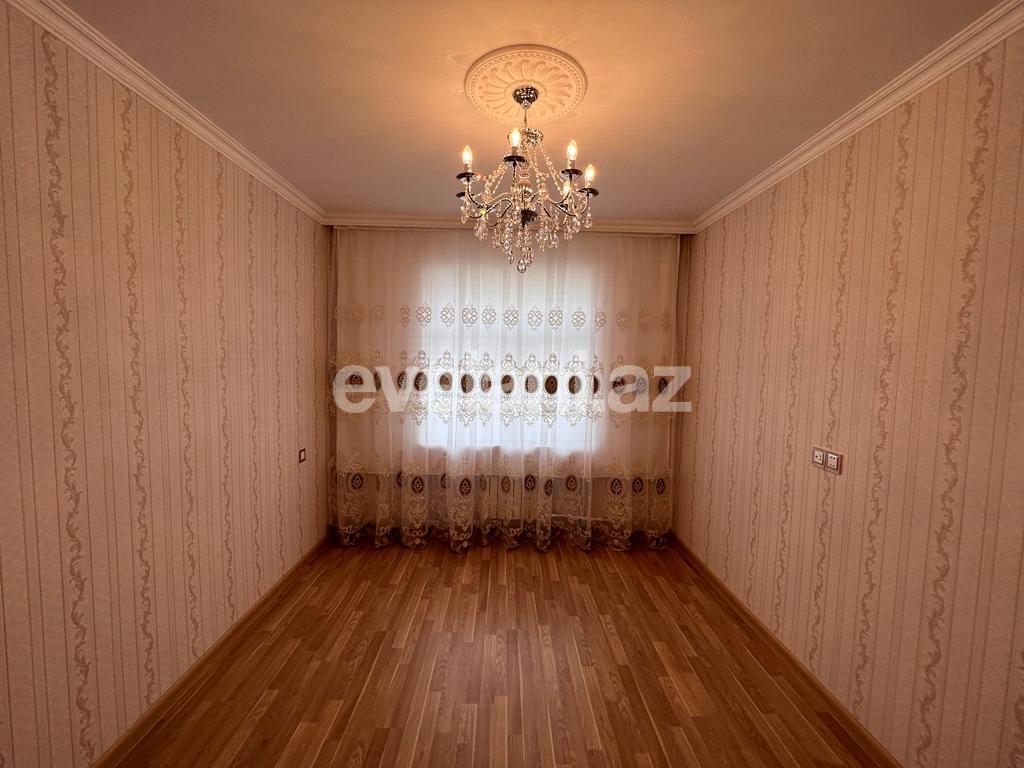 Satılır, köhnə tikili, 3 otaqlı, 80 m², Bakı, Suraxanı r, Yeni Günəşli q, Xalqlar Dostluğu m.