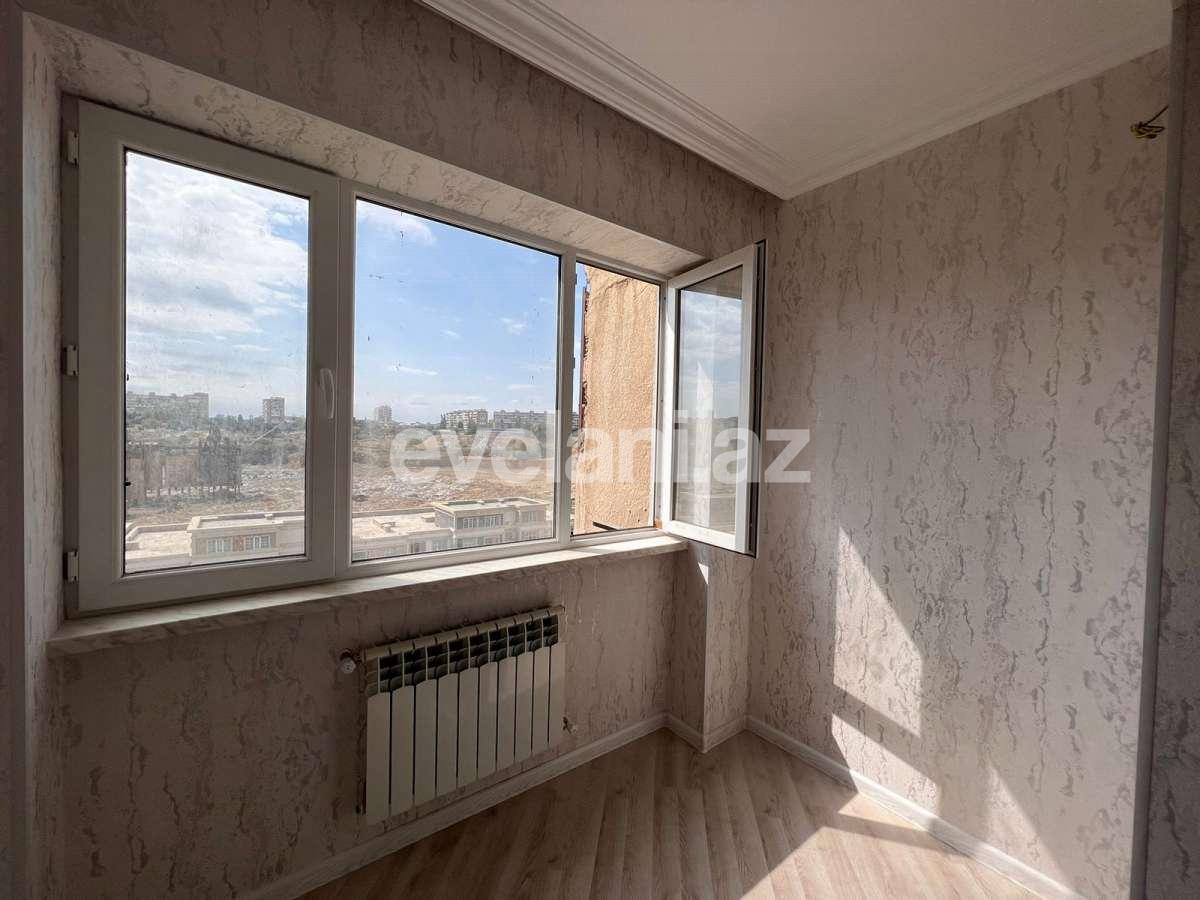 Satılır, köhnə tikili, 3 otaqlı, 80 m², Bakı, Suraxanı r, Yeni Günəşli q, Xalqlar Dostluğu m.