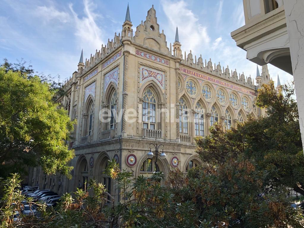 Rent, old building, 3 room, 120 m², Baku, Sabail r, Icheri Sheher m.