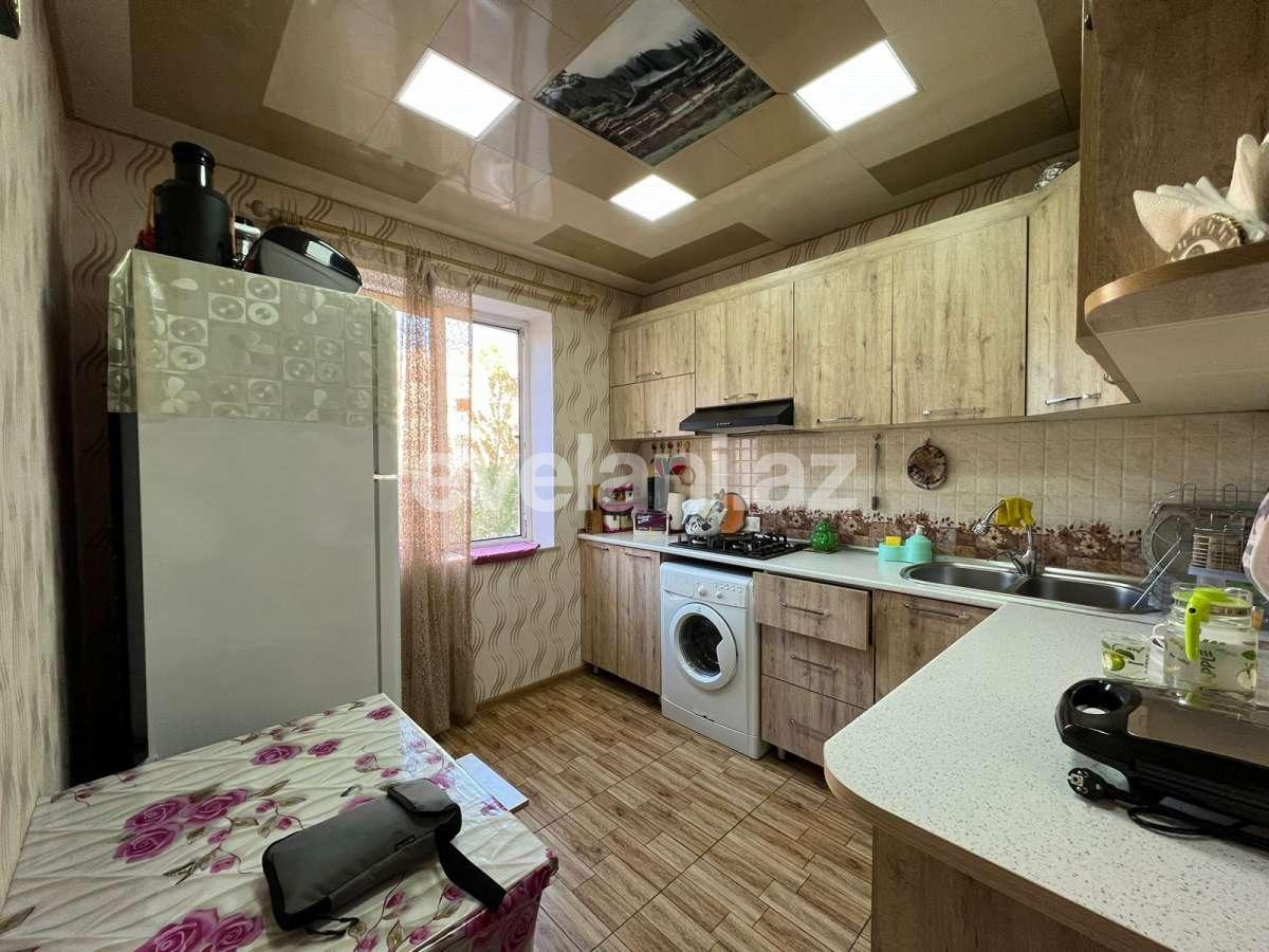 Продаётся, вторичка, 4-комнаты, 110000 m², Баку, Сабаильский r, Бадамдар p.