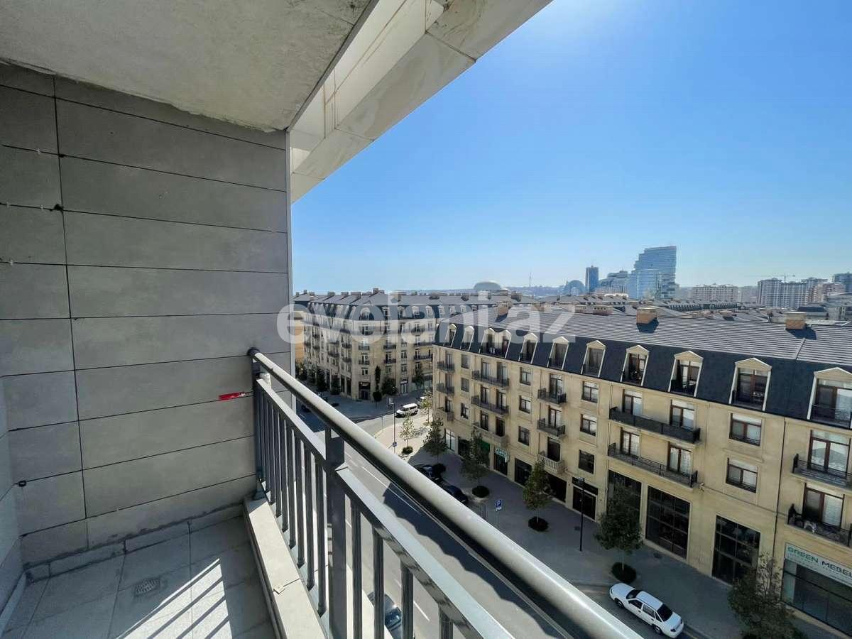 Сдаётся, вторичка, 3-комнаты, 105 m², Баку, Хатаинский r, Аг шехер p, Шах Исмаил Хатаи m.