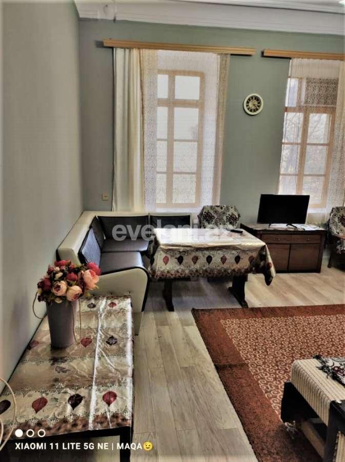 Kirayə verilir, köhnə tikili, 2 otaqlı, 70 m², Bakı, Nəsimi r, 28 may m.
