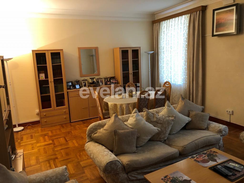 Kirayə verilir, köhnə tikili, 3 otaqlı, 120 m², Bakı, Səbail r, İçəri Şəhər m.