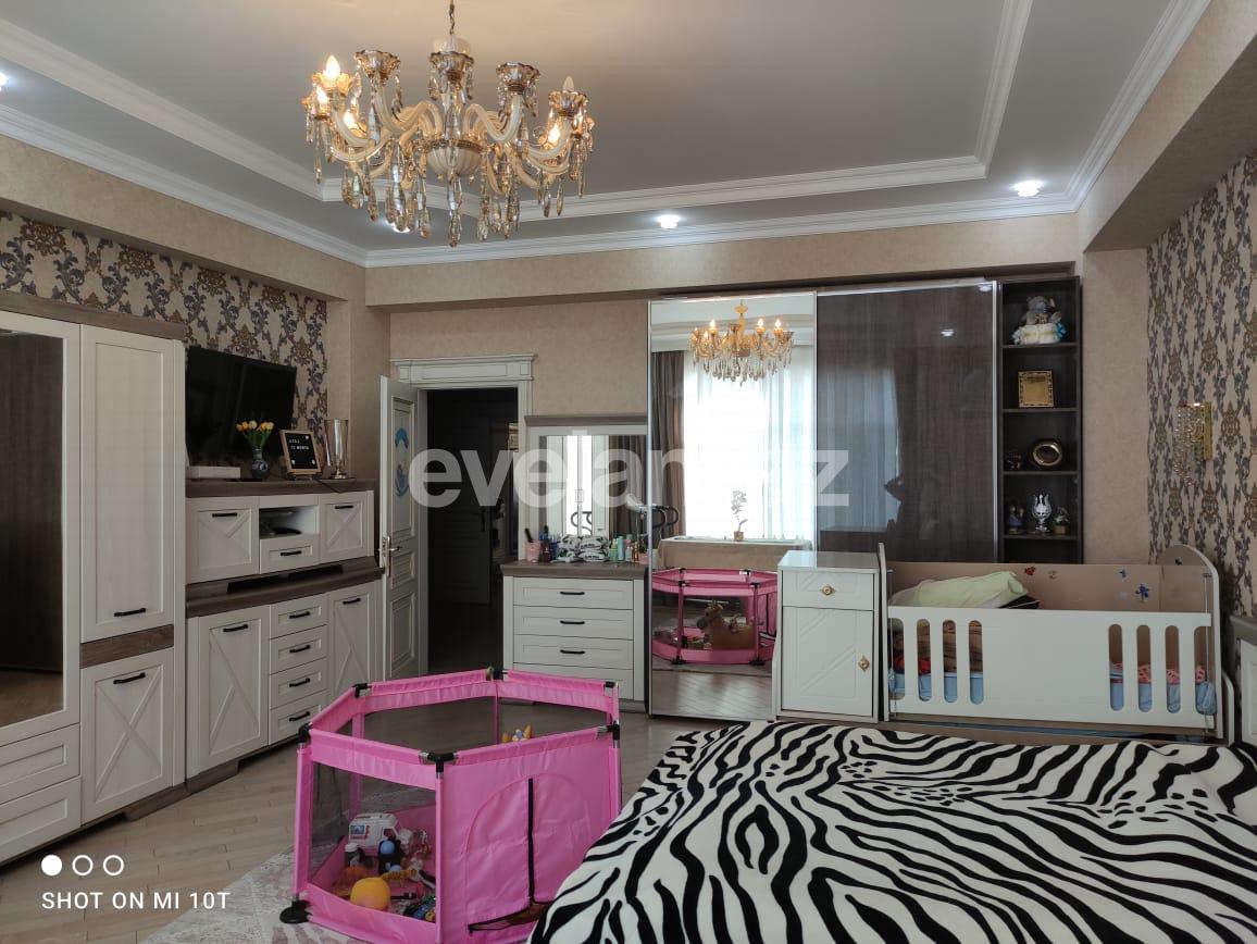 Satılır, yeni tikili, 4 otaqlı, 176 m², Bakı, Nəsimi r, 1-ci mikrorayon q, 20 yanvar m.