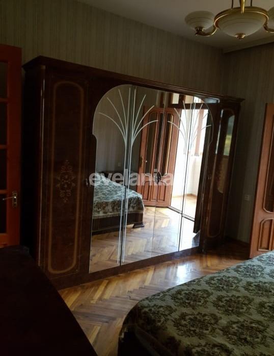 Kirayə verilir, köhnə tikili, 2 otaqlı, 80 m², Bakı, Nəsimi r, 28 may m.