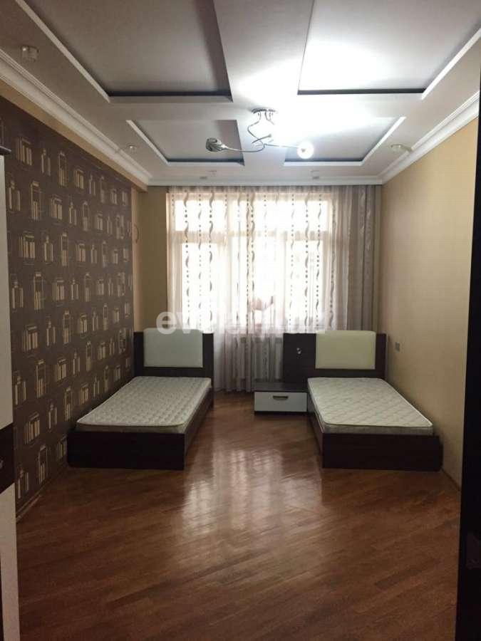 Kirayə verilir, yeni tikili, 3 otaqlı, 110 m², Bakı, Yasamal r, İnşaatçılar m.