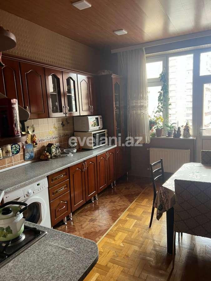 Satılır, yeni tikili, 3 otaqlı, 141 m², Bakı, Binəqədi r, 8-ci mikrorayon q, Azadlıq prospekti m.