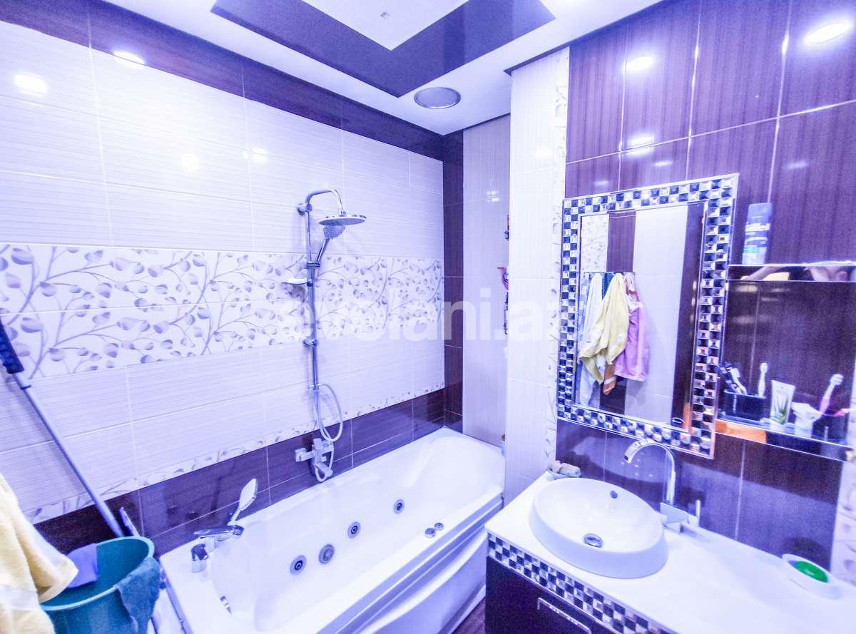 Satılır, yeni tikili, 3 otaqlı, 125 m², Bakı, Nizami r, Qara Qarayev m.