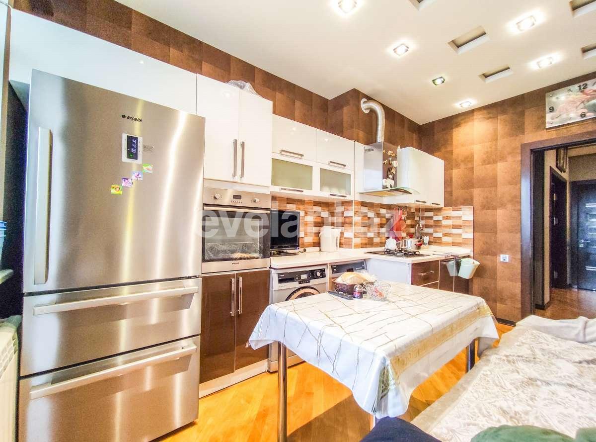 Satılır, yeni tikili, 3 otaqlı, 125 m², Bakı, Nizami r, Qara Qarayev m.