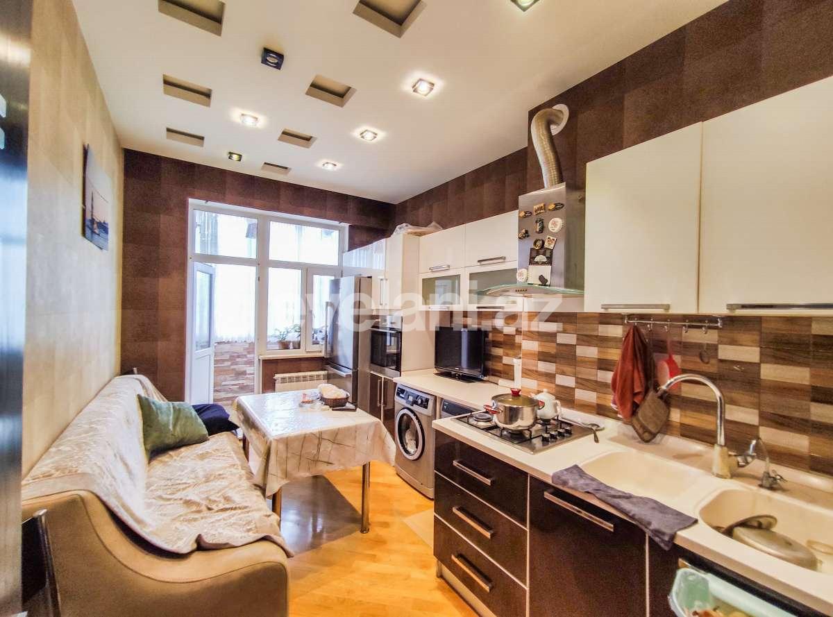 Satılır, yeni tikili, 3 otaqlı, 125 m², Bakı, Nizami r, Qara Qarayev m.