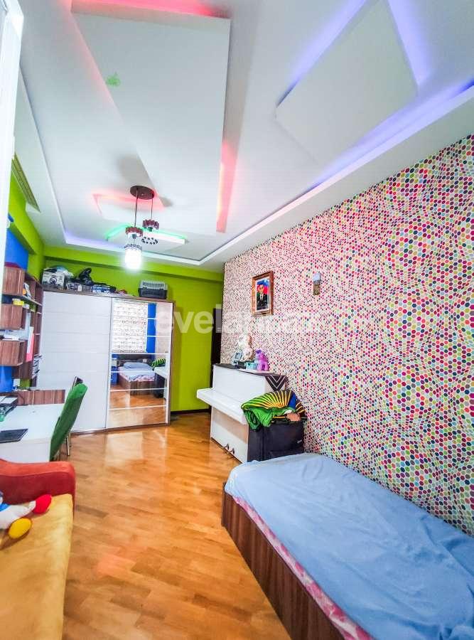 Satılır, yeni tikili, 3 otaqlı, 125 m², Bakı, Nizami r, Qara Qarayev m.