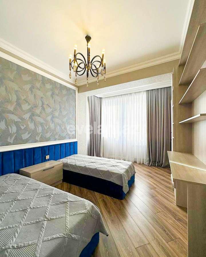 Satılır, yeni tikili, 3 otaqlı, 141 m², Bakı, Nizami r, Neftçilər m.