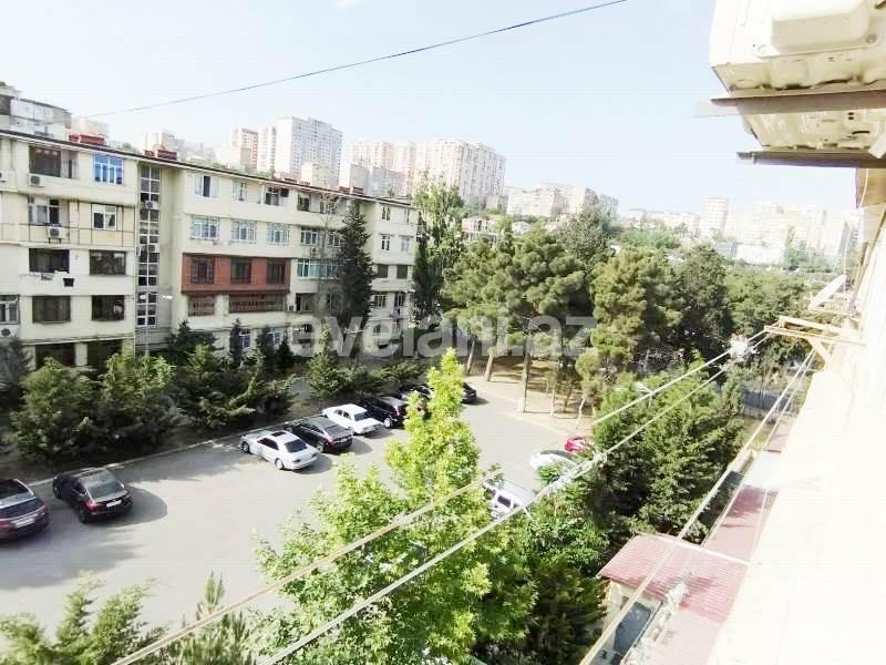 Satılır, köhnə tikili, 2 otaqlı, 65 m², Bakı, Sabunçu r, Bakıxanov q, Neftçilər m.