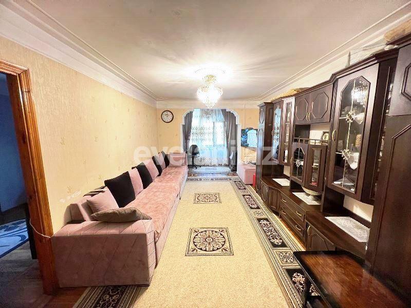Satılır, köhnə tikili, 3 otaqlı, 90 m², Bakı, Nizami r, 8-ci kilometr q, Qara Qarayev m.