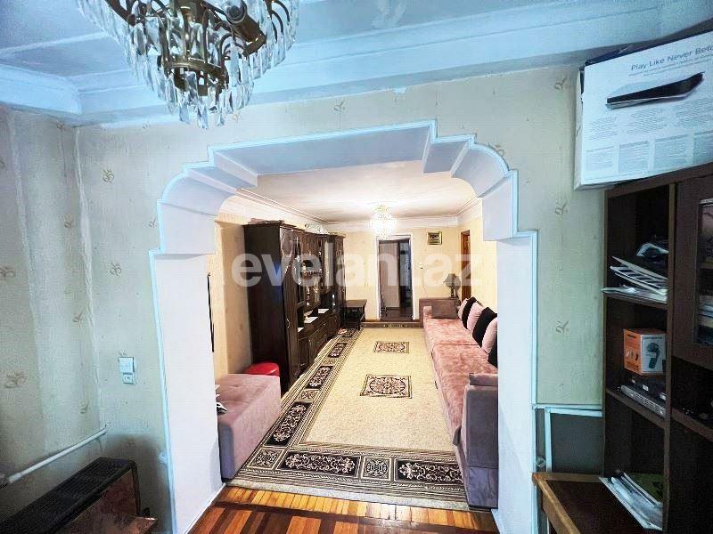 Satılır, köhnə tikili, 3 otaqlı, 90 m², Bakı, Nizami r, 8-ci kilometr q, Qara Qarayev m.
