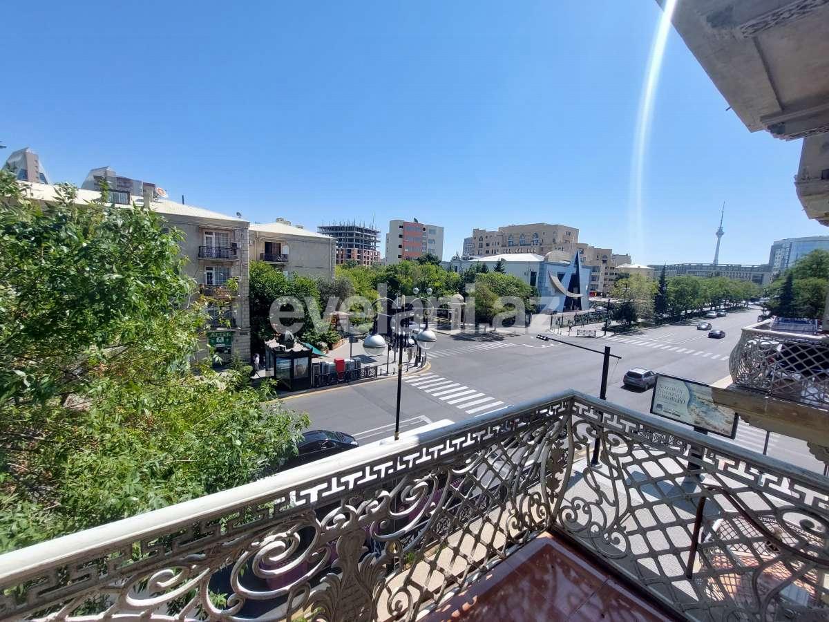 Rent, old building, 2 room, 75 m², Baku, Yasamal r, Elmlar Akademiyası m.