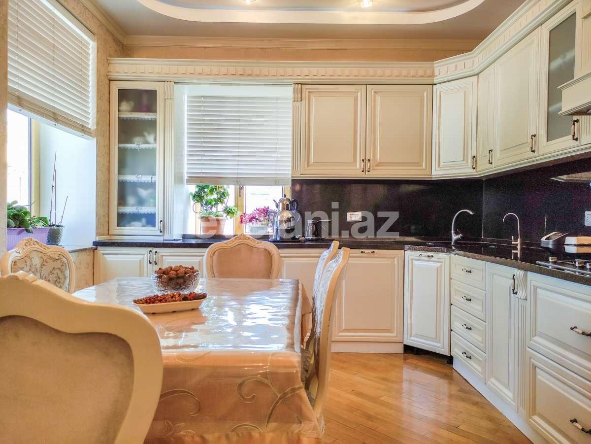 Kirayə verilir, yeni tikili, 4 otaqlı, 250 m², Bakı, Səbail r, Sahil m.