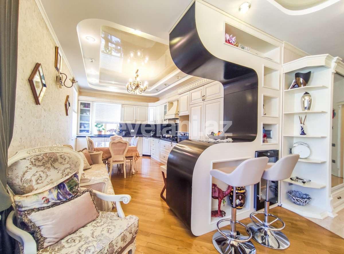 Kirayə verilir, yeni tikili, 4 otaqlı, 250 m², Bakı, Səbail r, Sahil m.