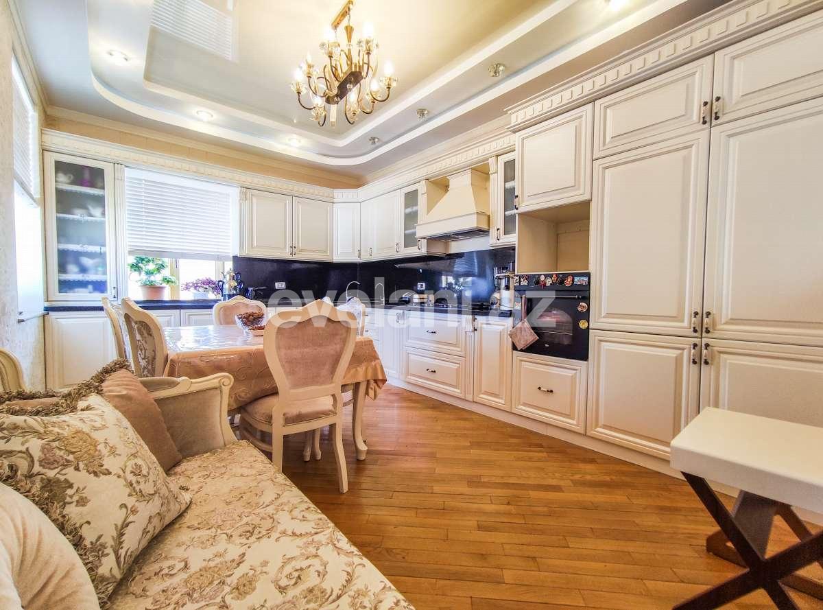 Kirayə verilir, yeni tikili, 4 otaqlı, 250 m², Bakı, Səbail r, Sahil m.