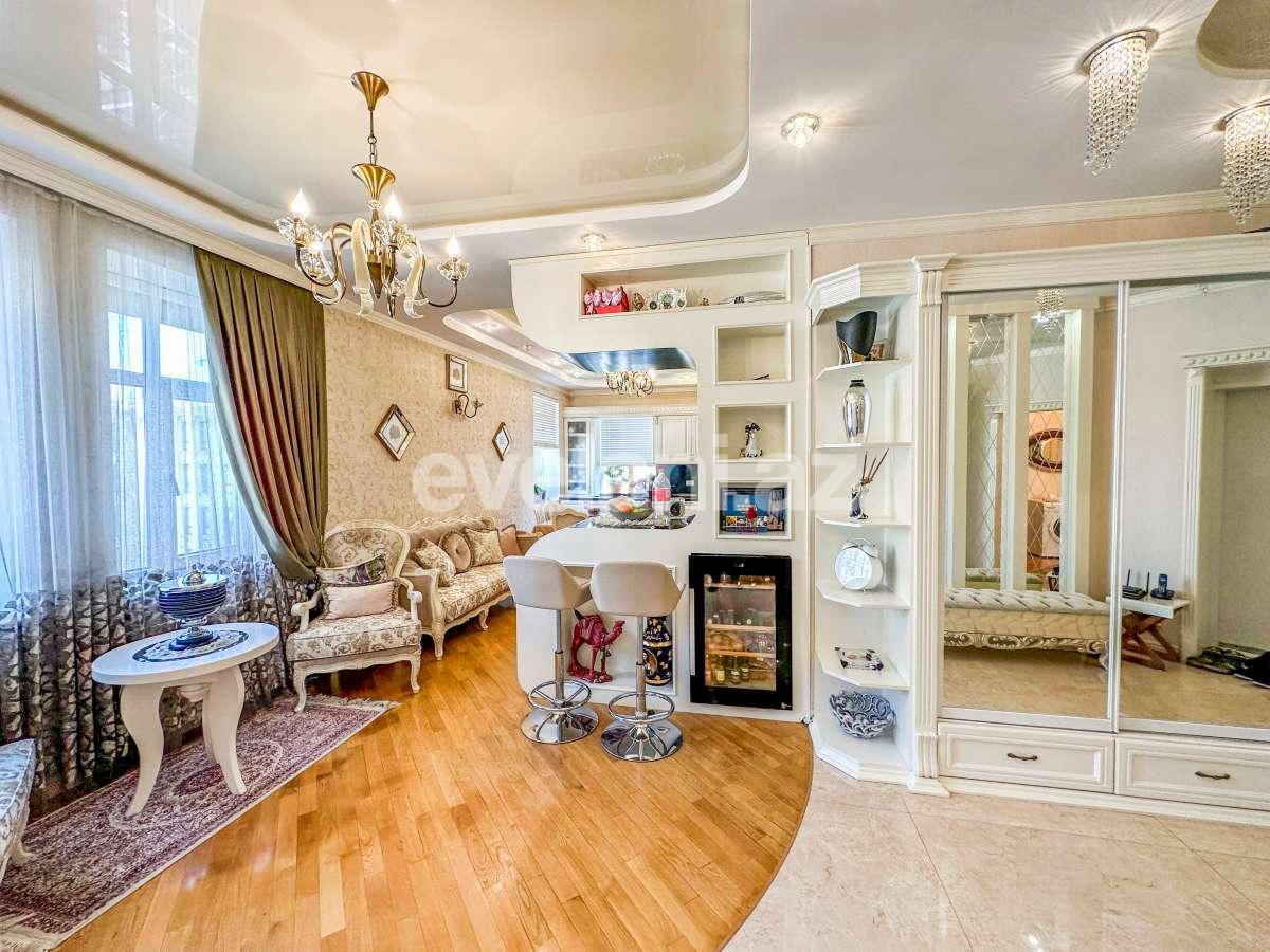 Kirayə verilir, yeni tikili, 4 otaqlı, 250 m², Bakı, Səbail r, Sahil m.