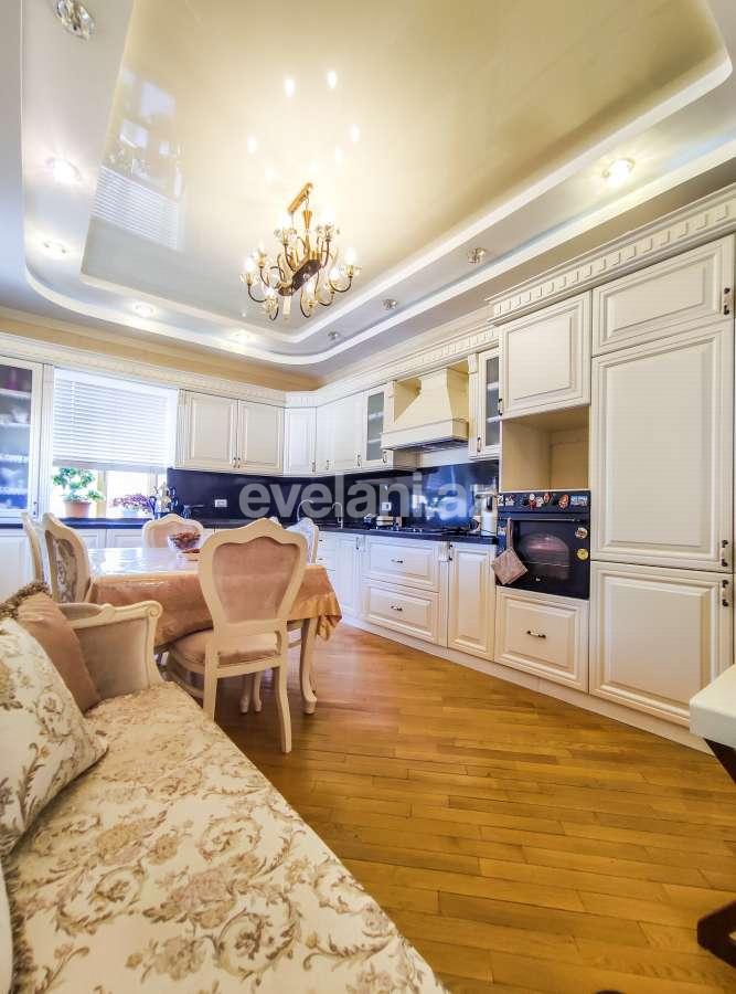 Kirayə verilir, yeni tikili, 4 otaqlı, 250 m², Bakı, Səbail r, Sahil m.