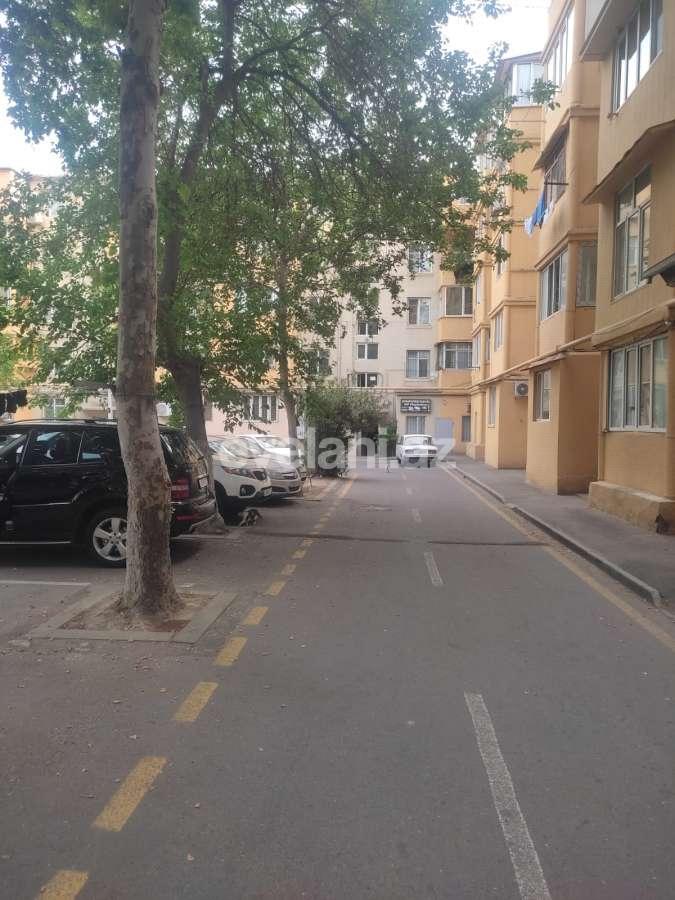 Satılır, köhnə tikili, 2 otaqlı, 50 m², Bakı, Nizami r, 8-ci kilometr q, Qara Qarayev m.