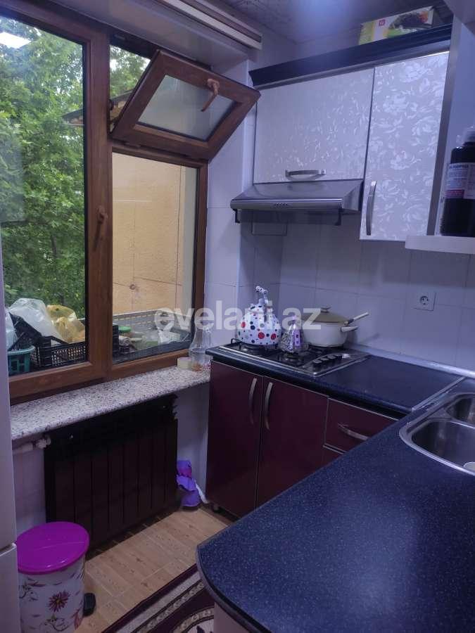 Satılır, köhnə tikili, 2 otaqlı, 50 m², Bakı, Nizami r, 8-ci kilometr q, Qara Qarayev m.