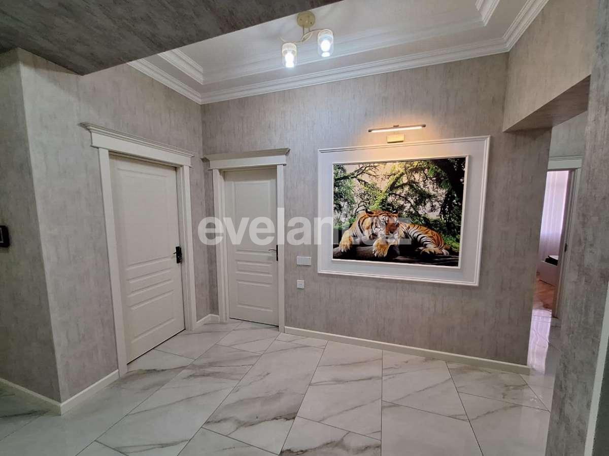 Satılır, yeni tikili, 3 otaqlı, 128 m², Bakı, Nəsimi r, 4-cü mikrorayon q, Memar Əcəmi m.