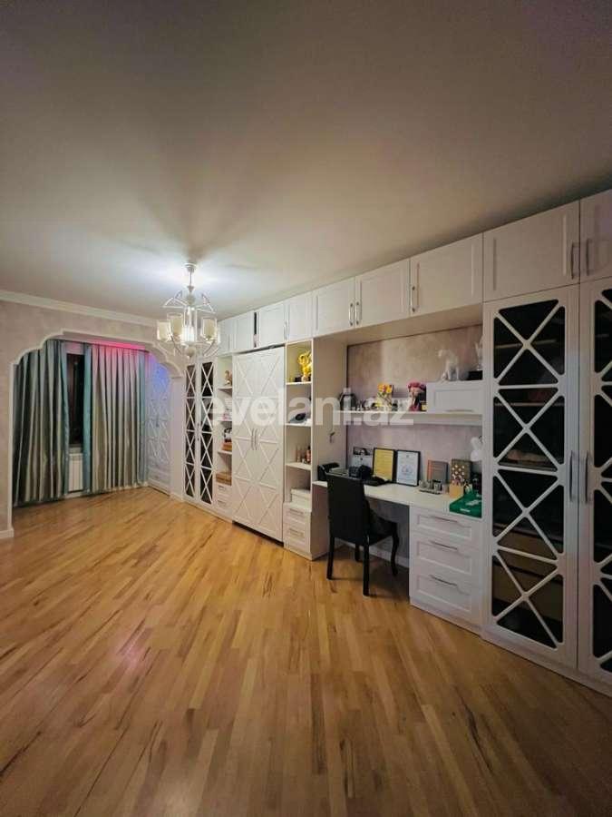 Продаётся, вторичка, 4-комнаты, 110 m², Баку, Бинагадинский r, 8-й микрорайон p.