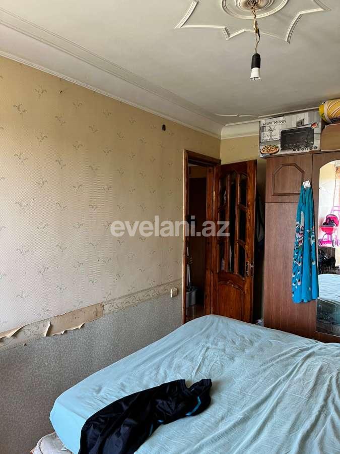 Satılır, köhnə tikili, 3 otaqlı, 70 m², Bakı, Nəsimi r, 4-cü mikrorayon q, Memar Əcəmi m.