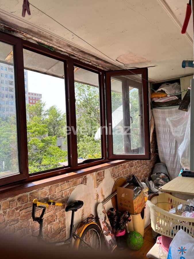 Satılır, köhnə tikili, 3 otaqlı, 70 m², Bakı, Nəsimi r, 4-cü mikrorayon q, Memar Əcəmi m.