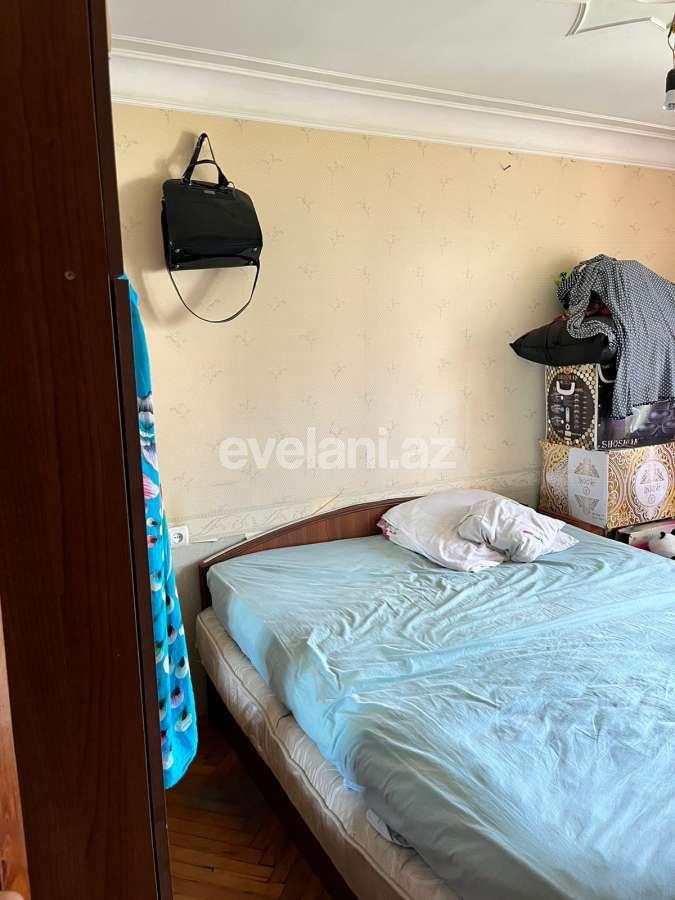 Satılır, köhnə tikili, 3 otaqlı, 70 m², Bakı, Nəsimi r, 4-cü mikrorayon q, Memar Əcəmi m.