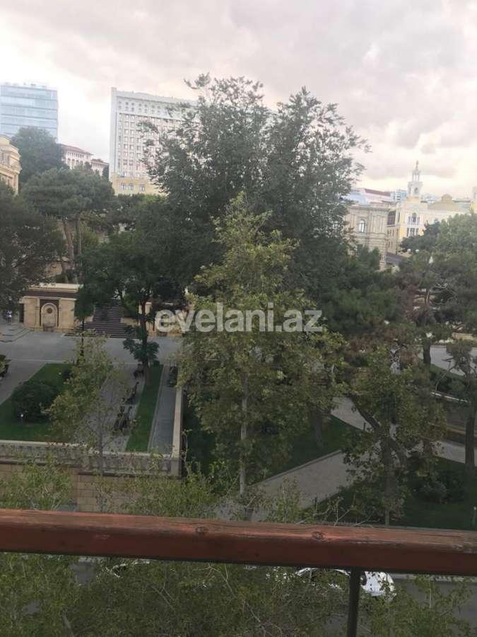 Сдаётся, вторичка, 2-комнаты, 61 m², Баку, Сабаильский r, Ичери Шехер m.