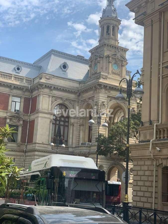 Kirayə verilir, köhnə tikili, 3 otaqlı, 70 m², Bakı, Səbail r.