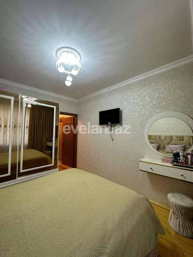 Satılır, köhnə tikili, 3 otaqlı, 65 m², Bakı, Suraxanı r, Yeni Günəşli q, Xalqlar Dostluğu m.