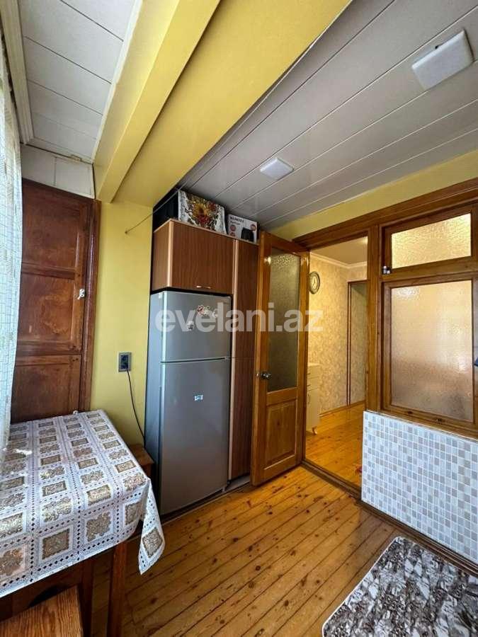 Satılır, köhnə tikili, 3 otaqlı, 65 m², Bakı, Suraxanı r, Yeni Günəşli q, Xalqlar Dostluğu m.