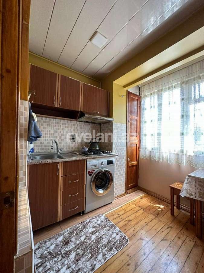 Satılır, köhnə tikili, 3 otaqlı, 65 m², Bakı, Suraxanı r, Yeni Günəşli q, Xalqlar Dostluğu m.