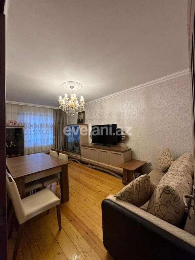 Satılır, köhnə tikili, 3 otaqlı, 65 m², Bakı, Suraxanı r, Yeni Günəşli q, Xalqlar Dostluğu m.