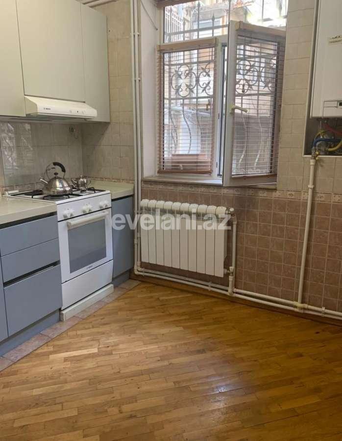 Kirayə verilir, köhnə tikili, 2 otaqlı, 70 m², Bakı, Səbail r, İçəri Şəhər m.