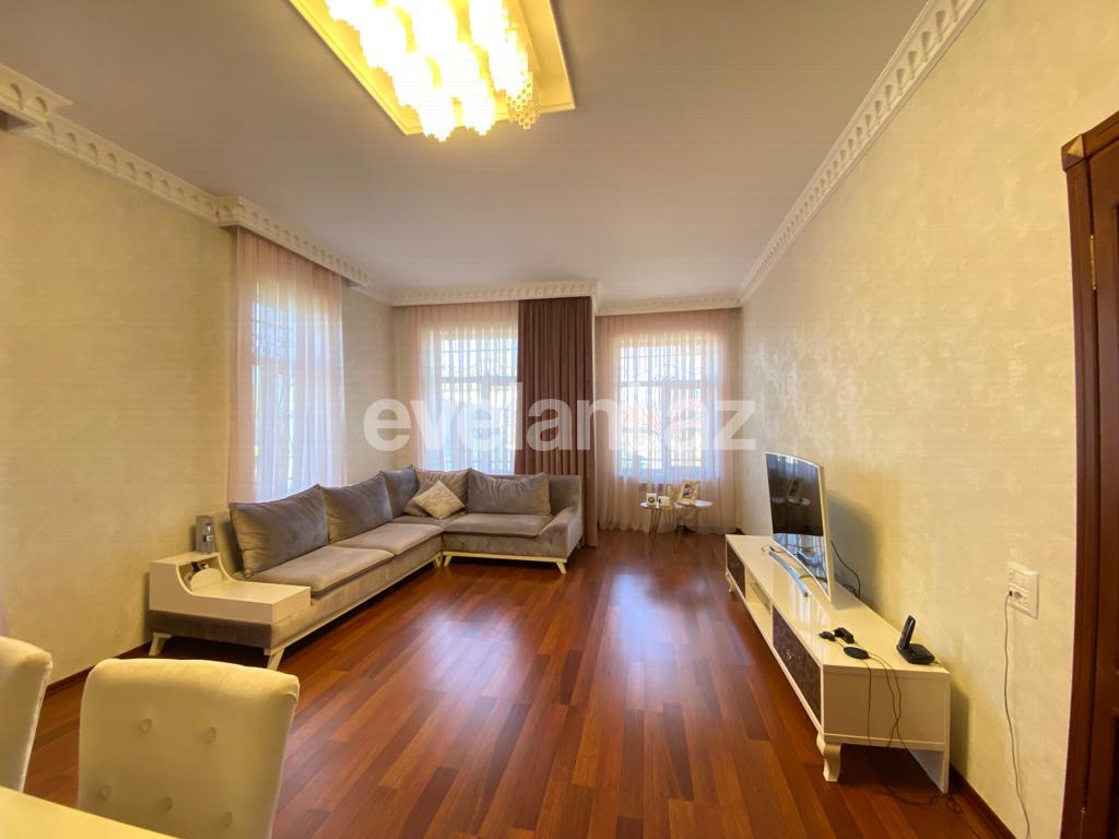 Satılır, həyət evi / bağ, 7 otaqlı, 450 m², Bakı, Abşeron r, Novxanı q.