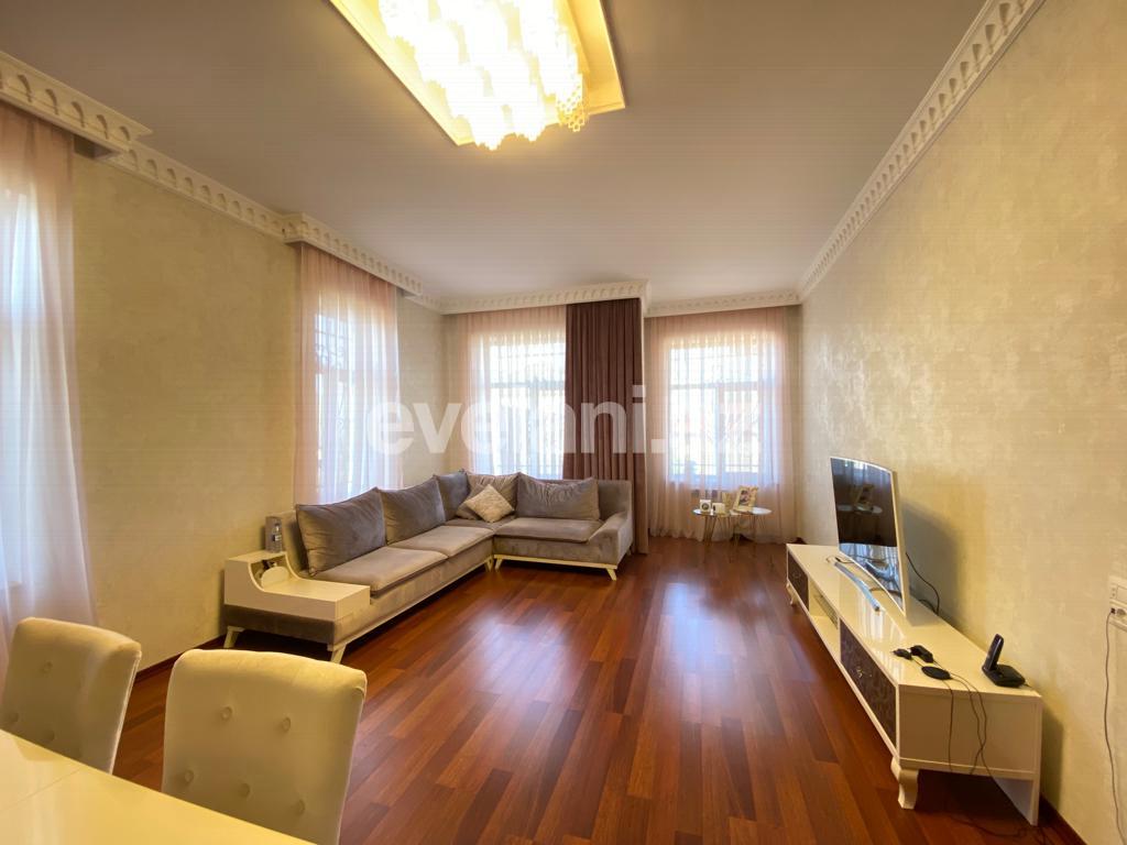 Satılır, həyət evi / bağ, 7 otaqlı, 450 m², Bakı, Abşeron r, Novxanı q.