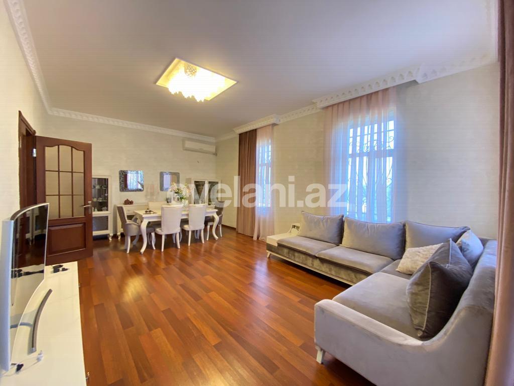 Satılır, həyət evi / bağ, 7 otaqlı, 450 m², Bakı, Abşeron r, Novxanı q.