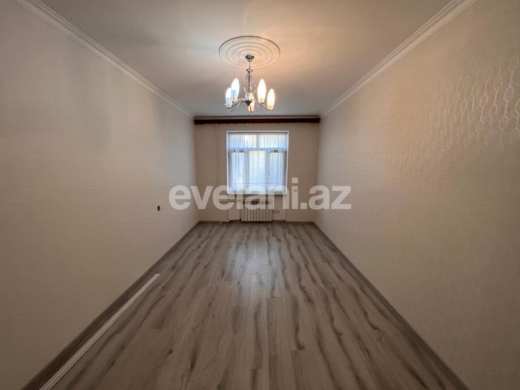 Satılır, köhnə tikili, 3 otaqlı, 80 m², Bakı, Suraxanı r, Yeni Günəşli q, Xalqlar Dostluğu m.