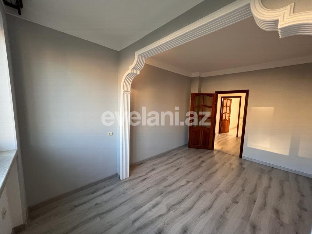 Satılır, köhnə tikili, 3 otaqlı, 80 m², Bakı, Suraxanı r, Yeni Günəşli q, Xalqlar Dostluğu m.