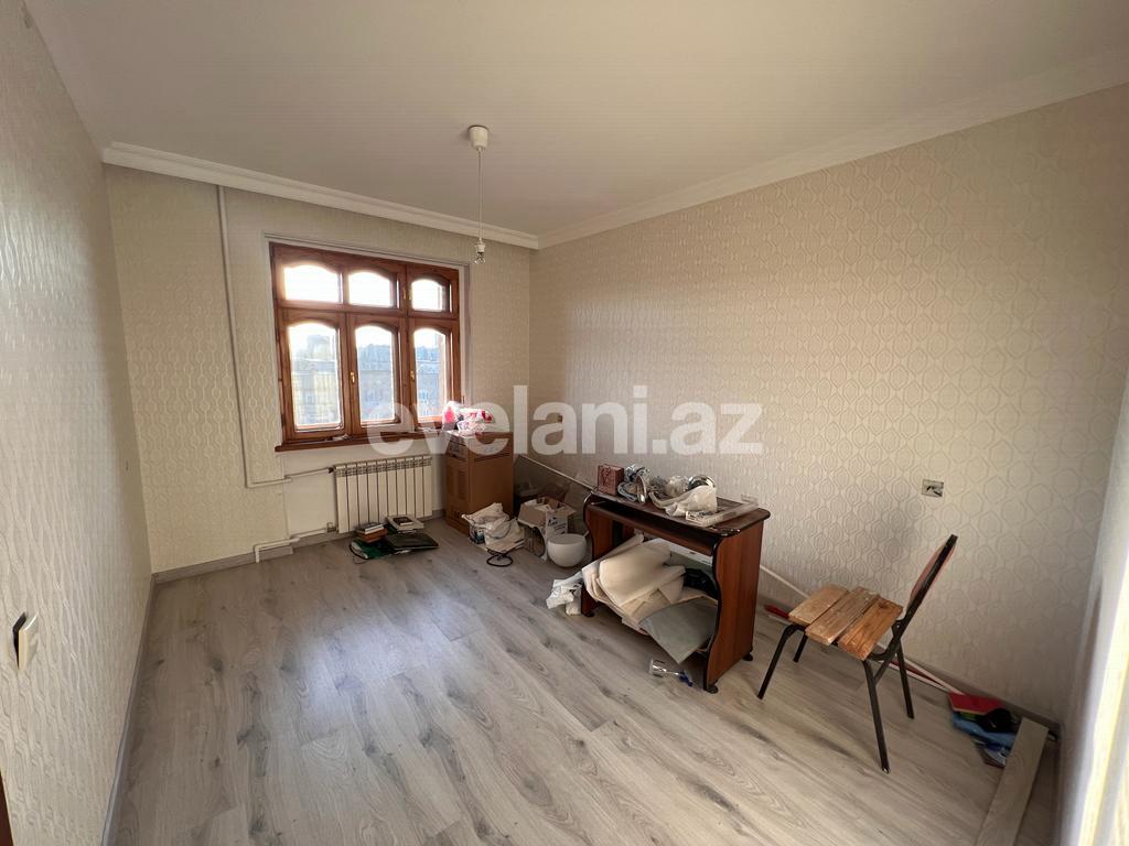 Satılır, köhnə tikili, 3 otaqlı, 80 m², Bakı, Suraxanı r, Yeni Günəşli q, Xalqlar Dostluğu m.
