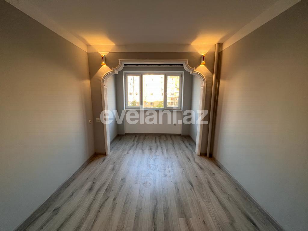 Satılır, köhnə tikili, 3 otaqlı, 80 m², Bakı, Suraxanı r, Yeni Günəşli q, Xalqlar Dostluğu m.
